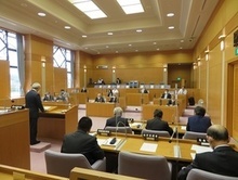本会議中