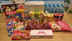 12月8日のフードドライブでご寄付いただいた食品等です。